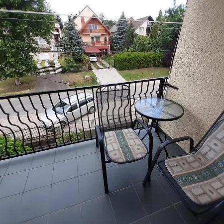 Szoke Nyaralo Tatil Evi